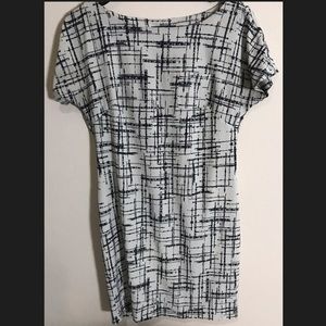 Armani Exchange: black and white shapeless dress